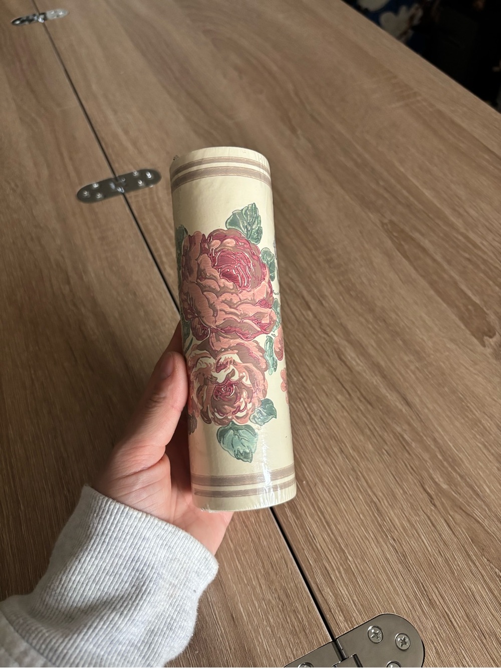 NWOT Vintage Floral Rose Pattern Decorative Wallpaper Border 5 Yards